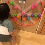 カラーボールを使って🎶🌈🐸～仙台市太白区りっきーぱーく保育園長町～