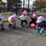 蹴ったり、跳んだり、座ってみたり🎶～仙台市太白区りっきーぱーく保育園長町～