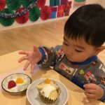ケーキのトッピングをしました🍰🍓🎅～仙台市太白区りっきーぱーく保育園長町～