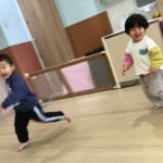 お部屋でしっぽ取りゲーム🐈～仙台市太白区りっきーぱーく保育園あすと長町～