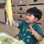 とうもろこしの皮むきをしました🌽👐仙台市太白区～りっきーぱーく保育園あすと長町～