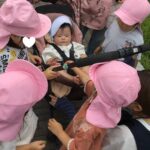 雨上がりのお散歩を楽しみました🌈✨～仙台市太白区りっきーぱーく保育園あすと長町～